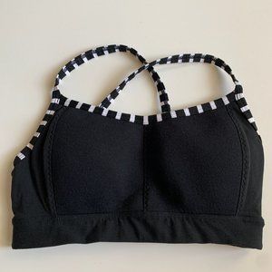 Athleta Fuse Sports Bra Black White Stripe Size XS Yoga Athleisure Workout Barre
